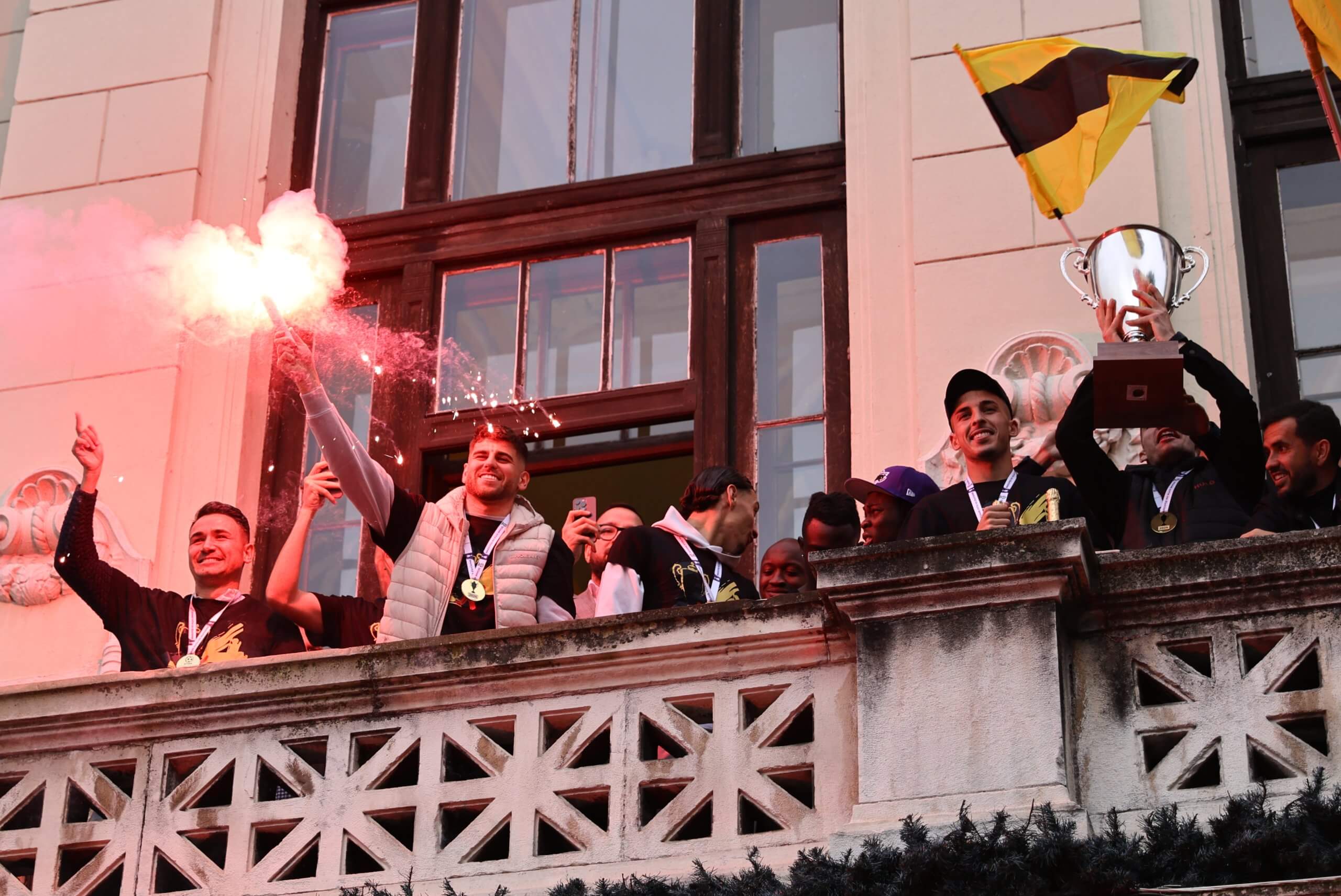 Феновете на Ботев отпразнуваха подобаващо трофея