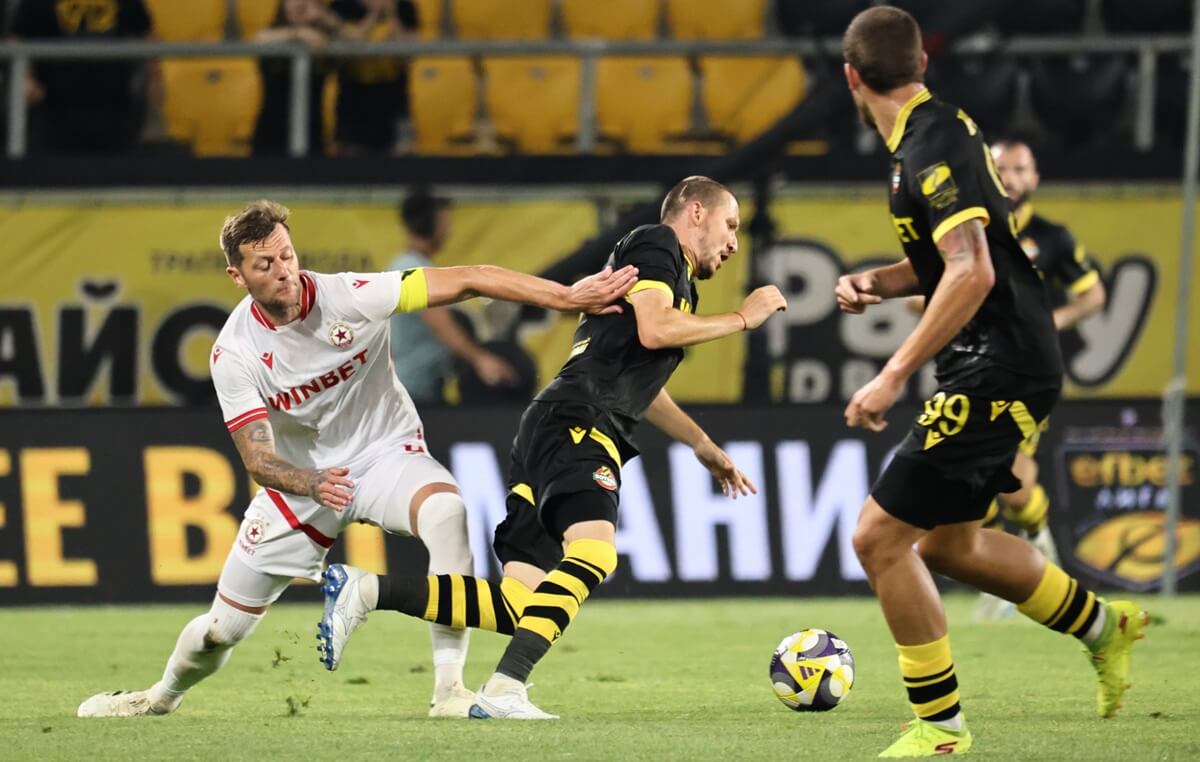 Лиъм Купър, Джонатан Линдсет