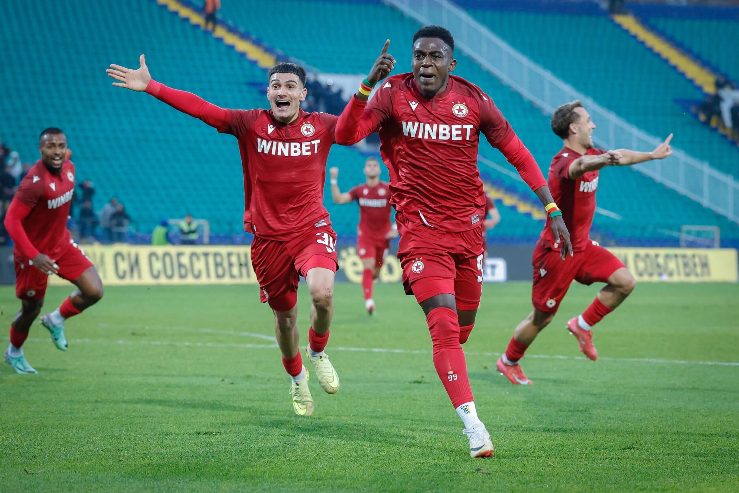 ЦСКА, Джеймс Ето'о и Петко Панайотов