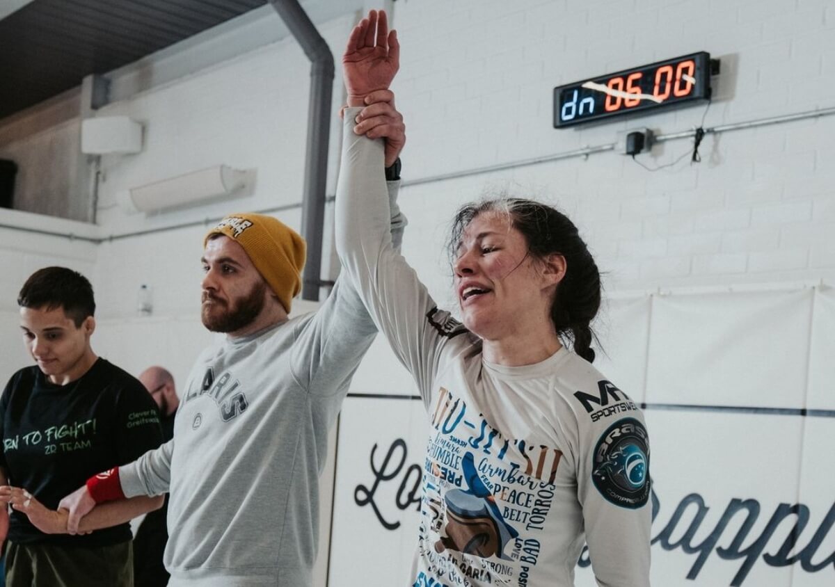 Йоана Динева-Макмилън