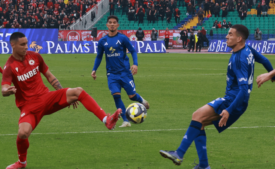 Акрам Бурас