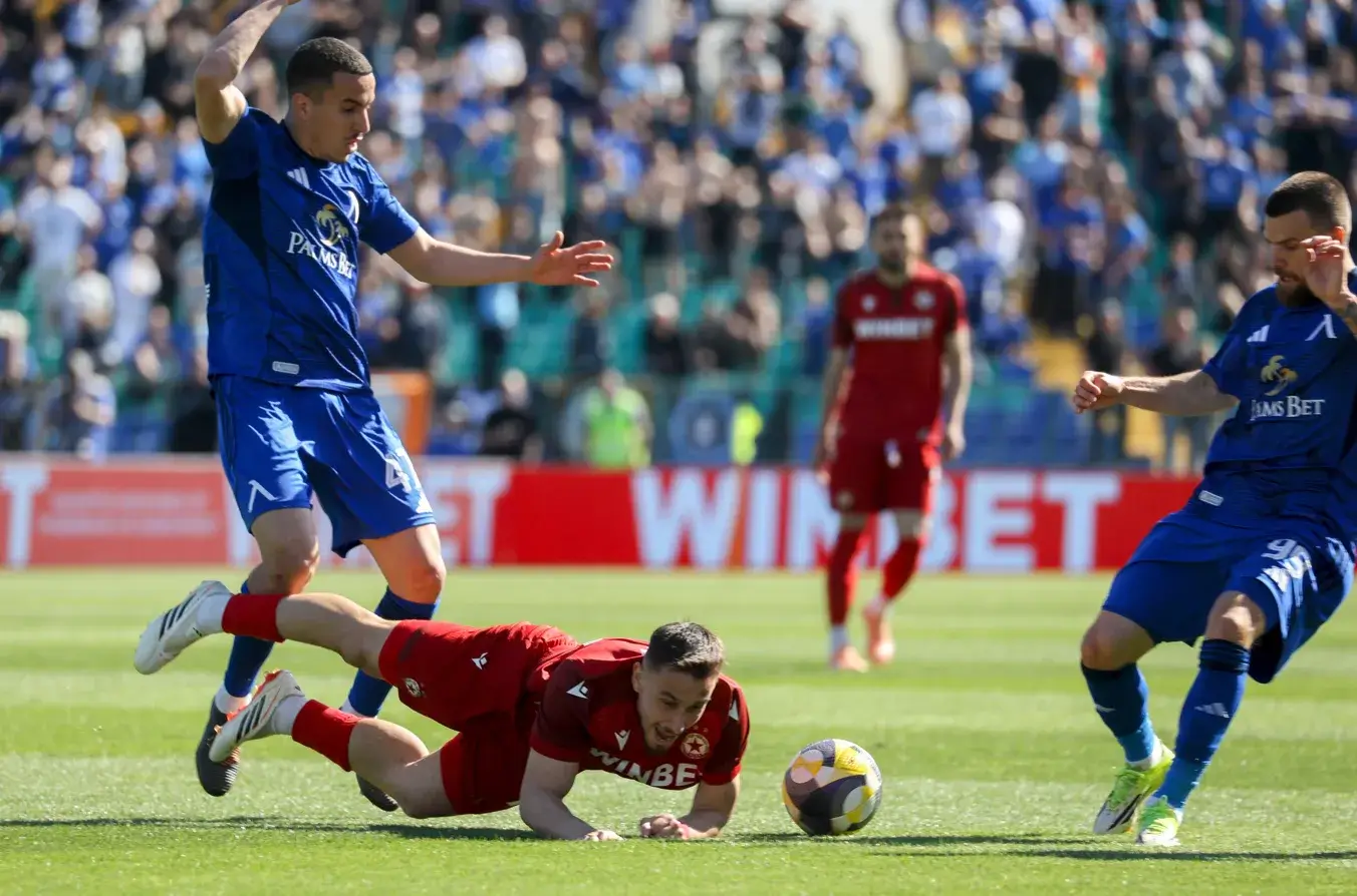 Акрам Бурас