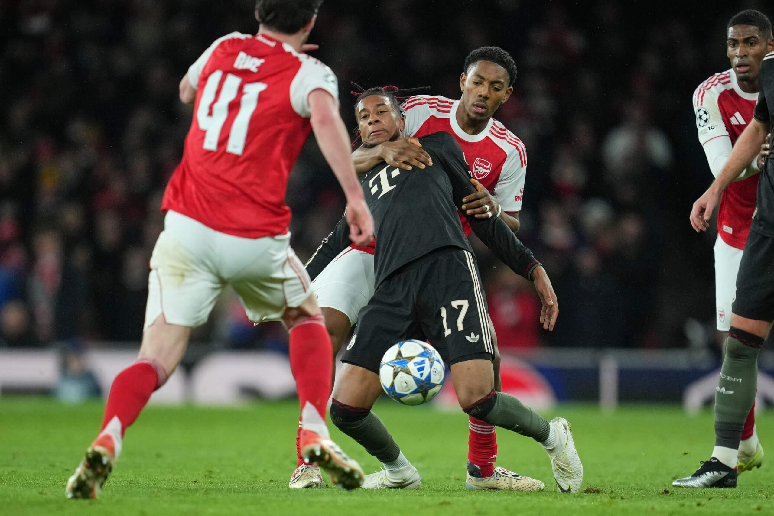 Майълс Люис-Скели и Майкъл Олисе