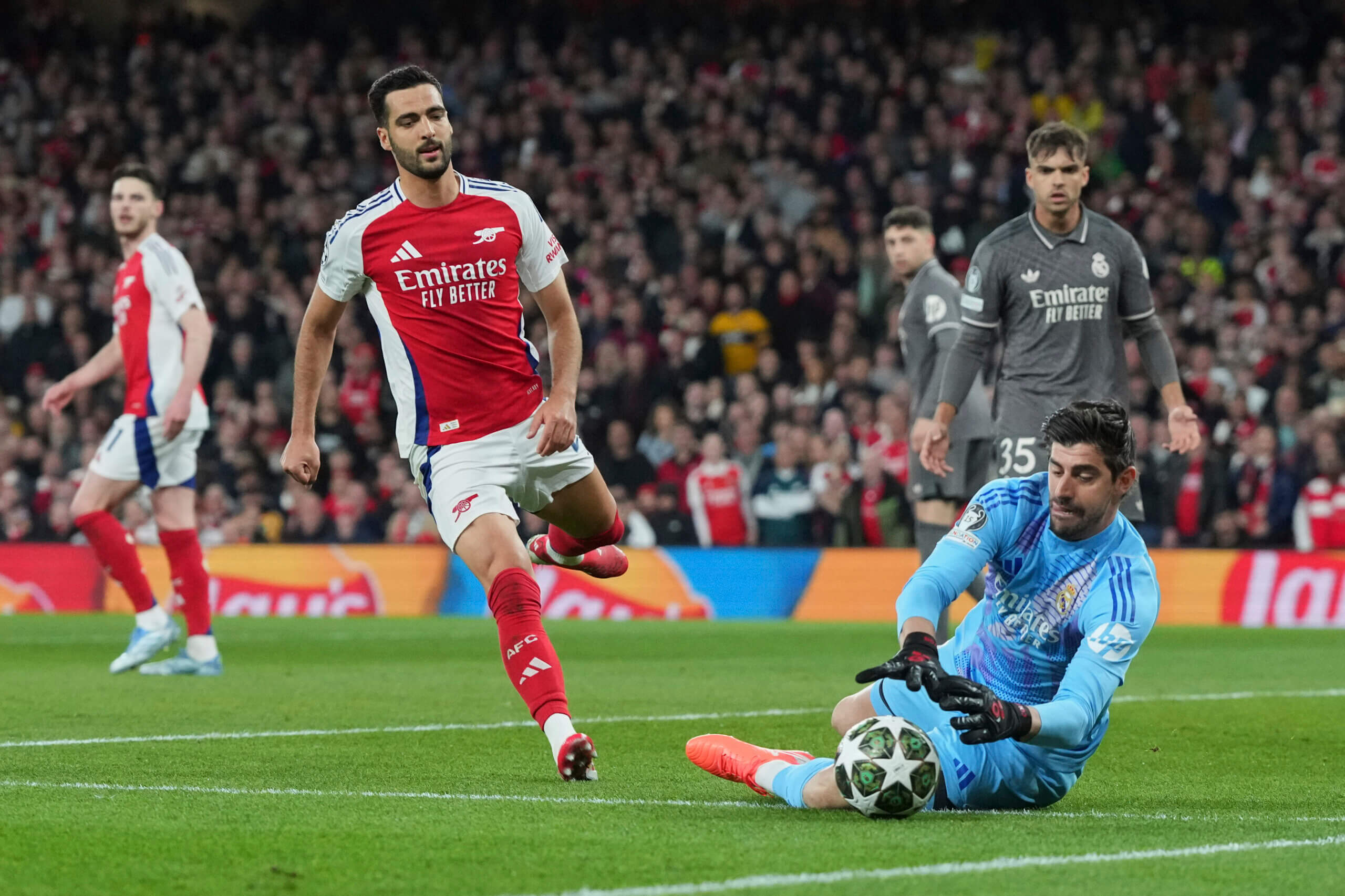 Микел Мерино и Тибо Куртоа