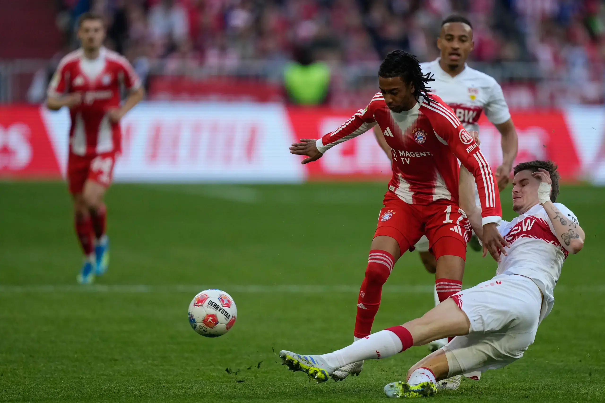 Майкъл Олисе и Рамон Хендрикс