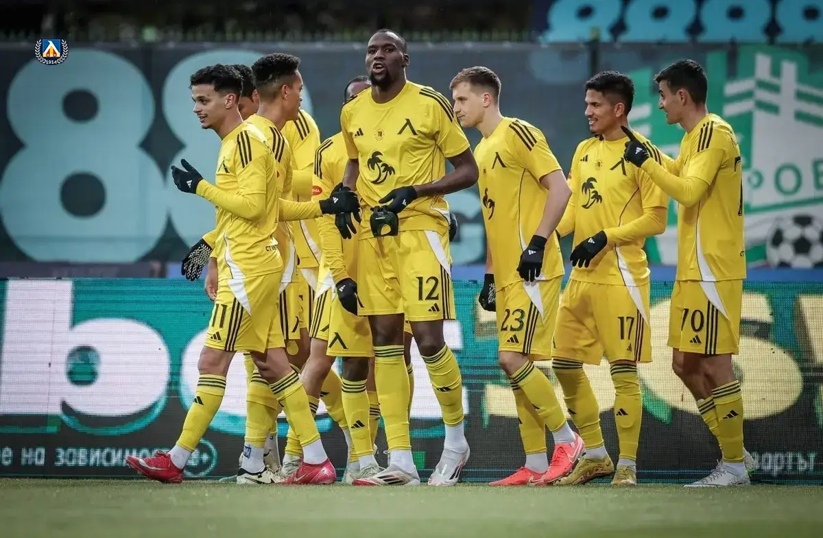 Мустафа Сангаре, Левски