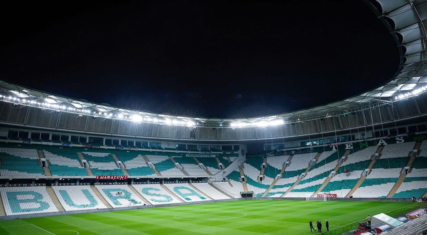 Тимсах Арена