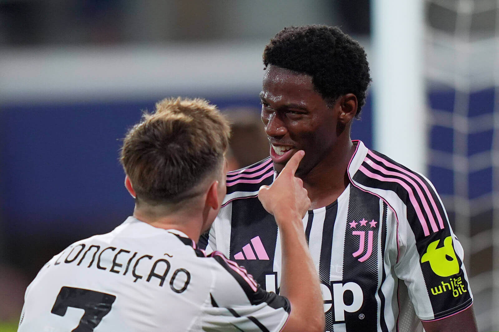 Conceicao e Jonathan David, giocatori della Juventus