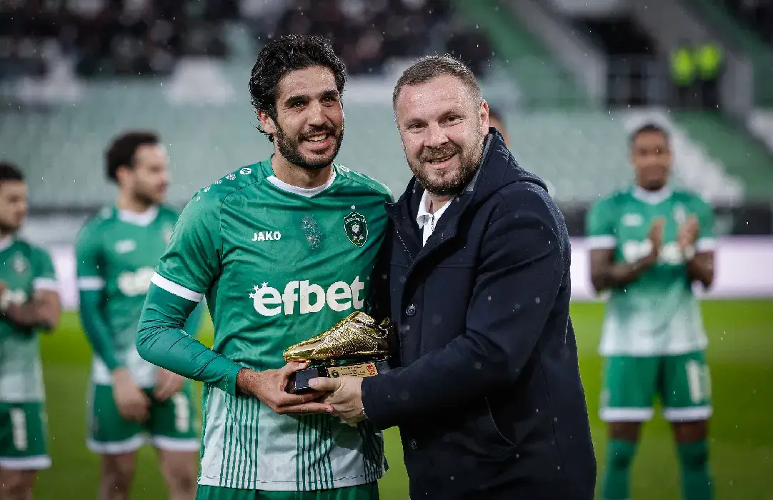 Диниш Алмейда, Козмин Моци