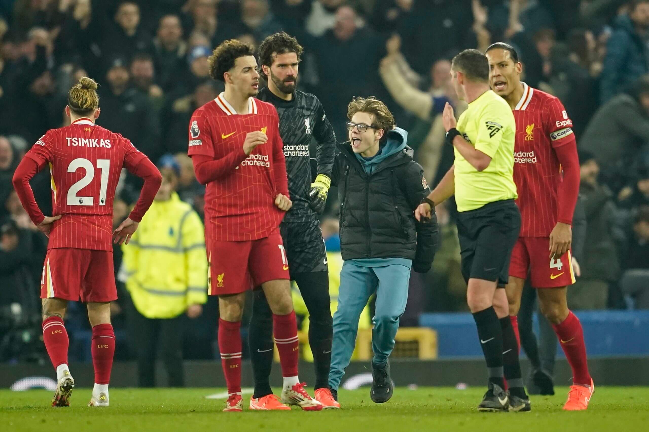 Къртис Джоунс, Алисон Бекер, Върдил ван Дайк и Майкъл Оливър