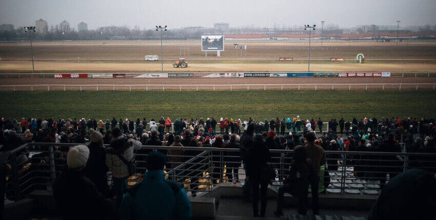 horse racing event field