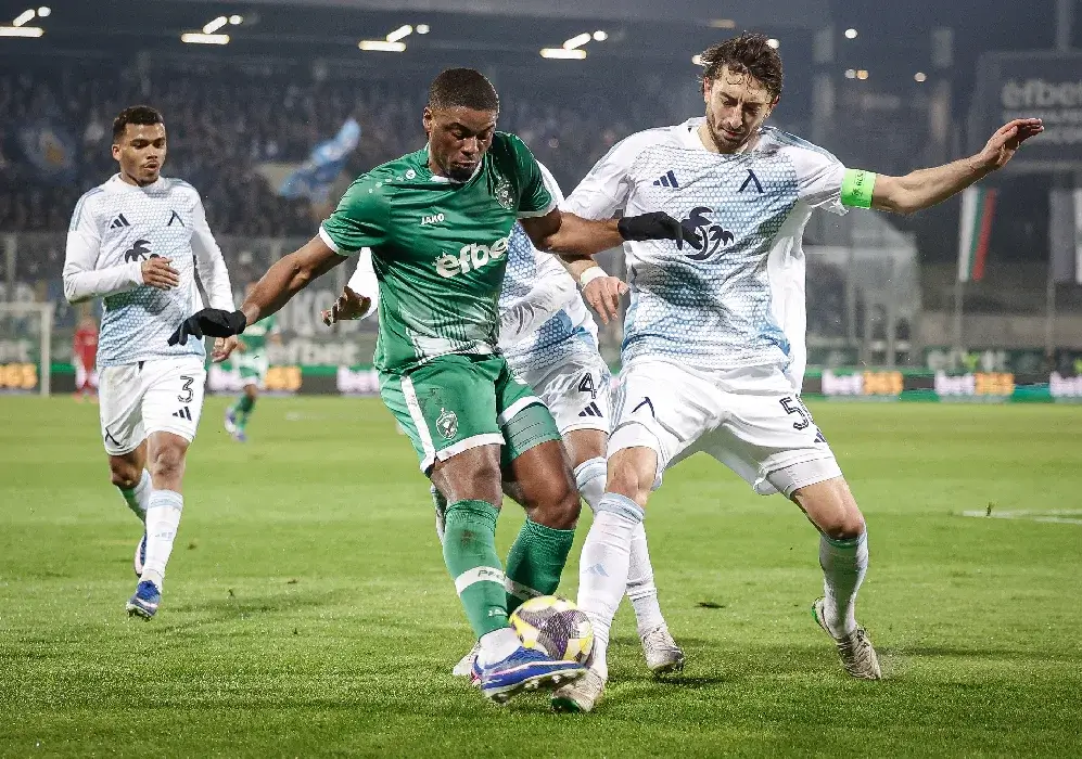 Квадво Дуа, Кристиан Димитров