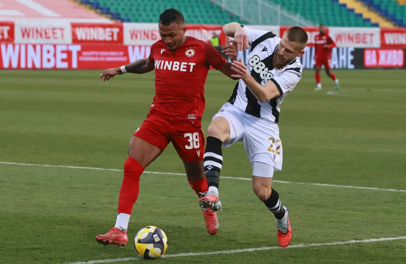 Леа Перейра