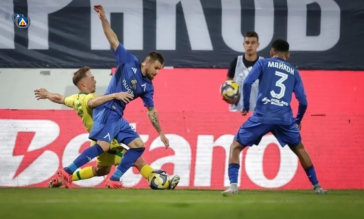 Радослав Кирилов и Майкон