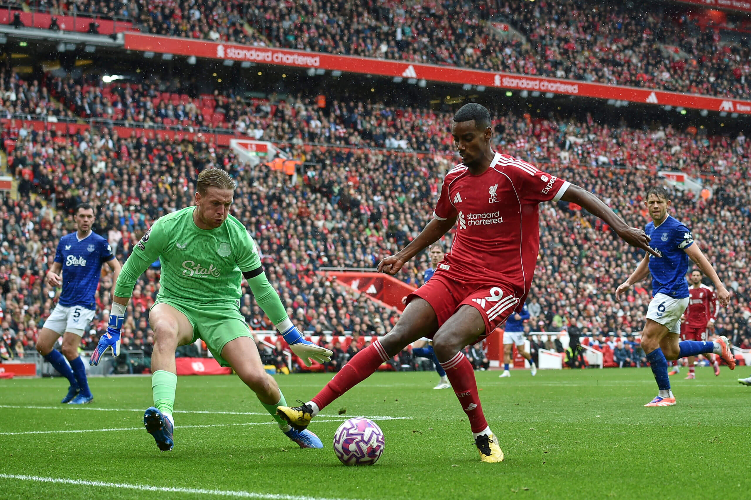 Александър Исак и Джордан Пикфорд