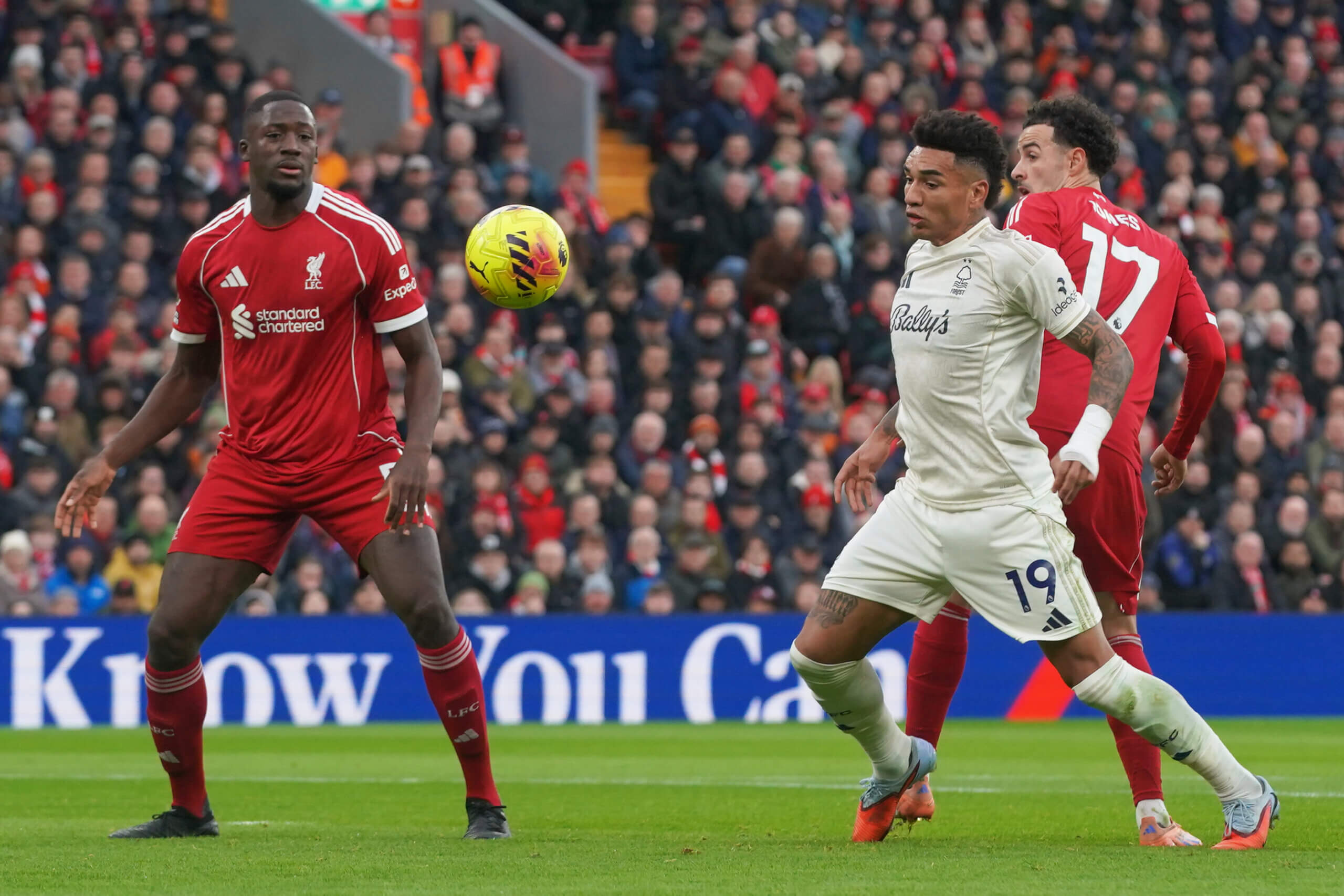 Ибрахима Конате, Къртис Джоунс и Игор Жезус