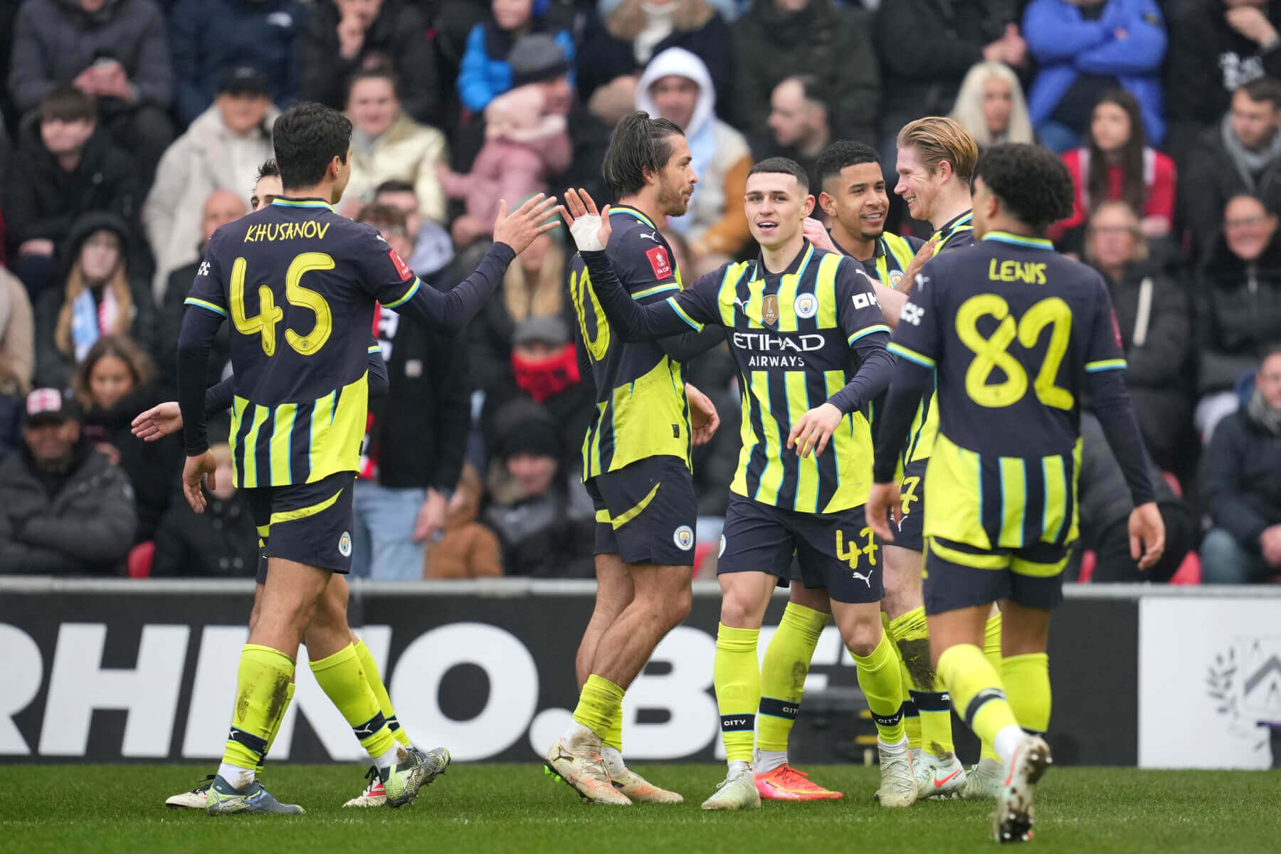 El Manchester City celebra el gol de De Bruyne