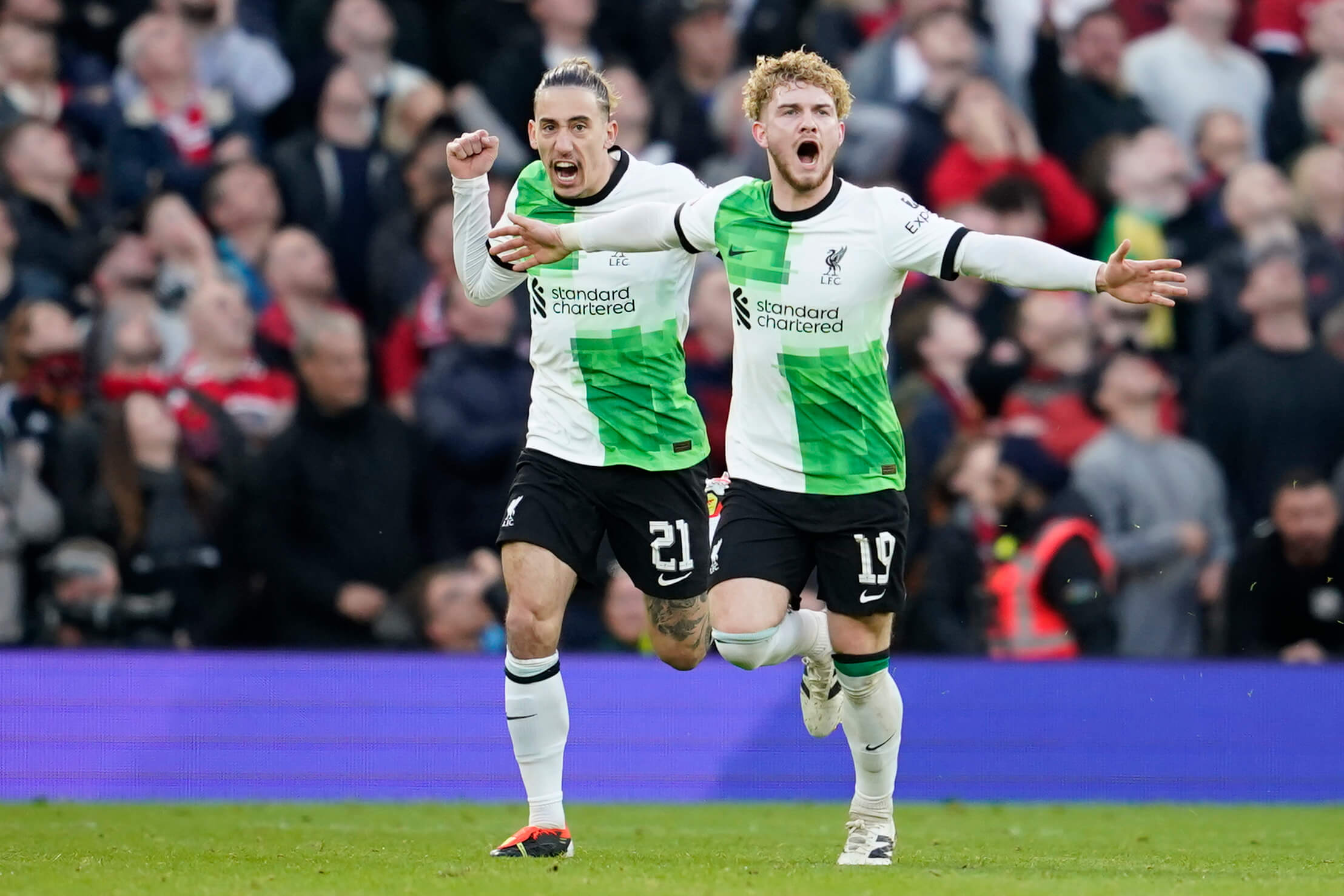 Контастнинос Цимикас и Харви Елиът