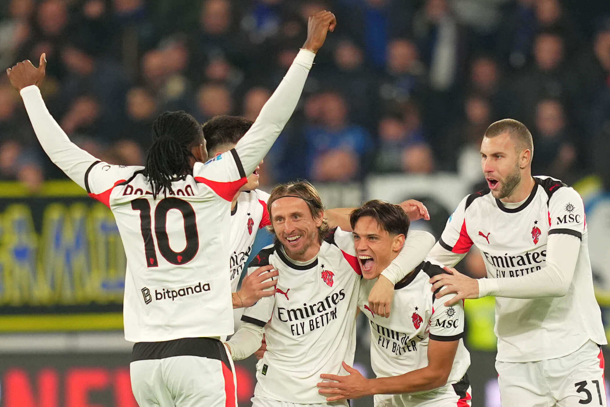 I giocatori del Milan festeggiano