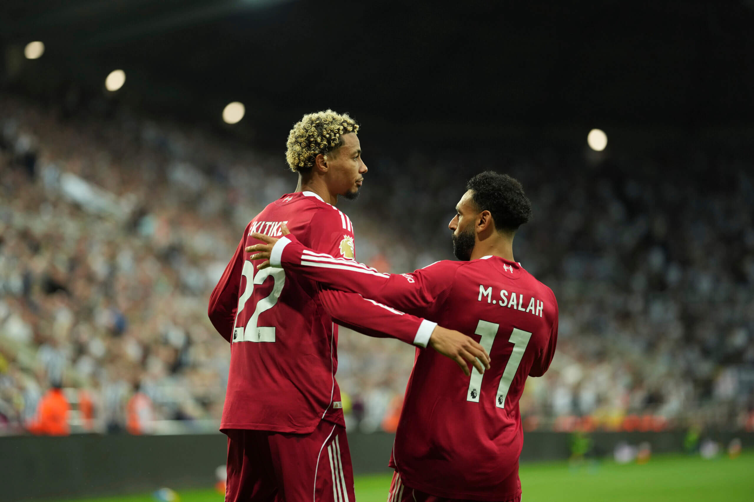 Юго Екитике и Мохамед Салах