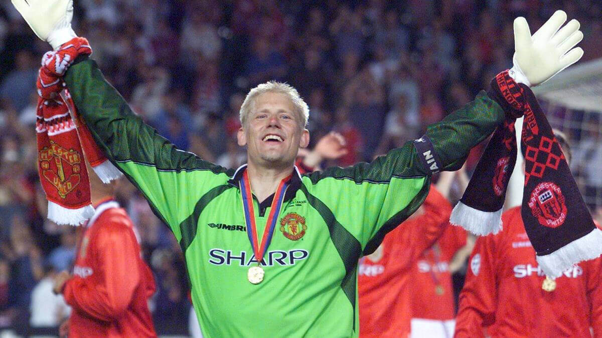 For which club did Peter Schmeichel play the longest in England?
