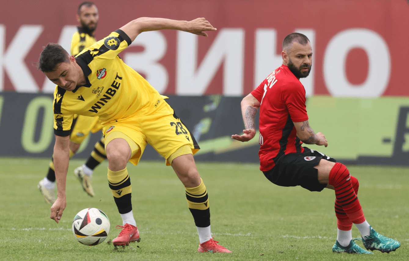 Янис Карабельов