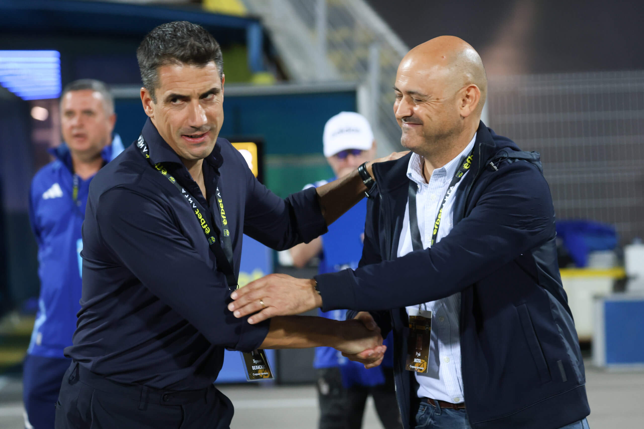 Хулио Веласкес, Руи Мота