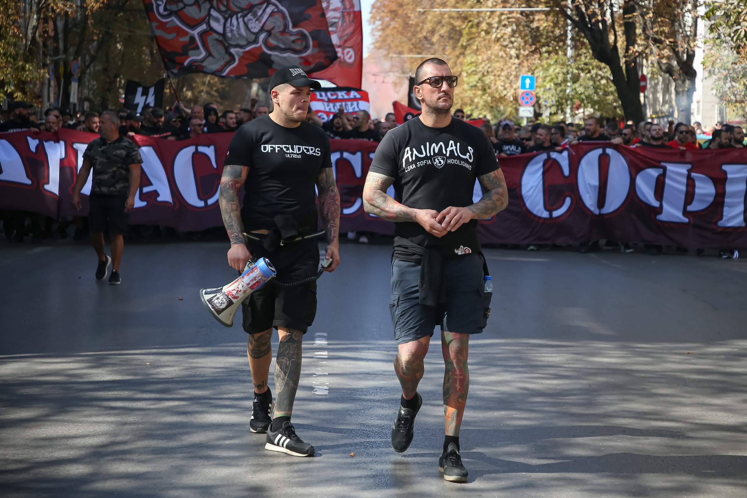 Шествието на феновете на ЦСКА преди Вечното дерби