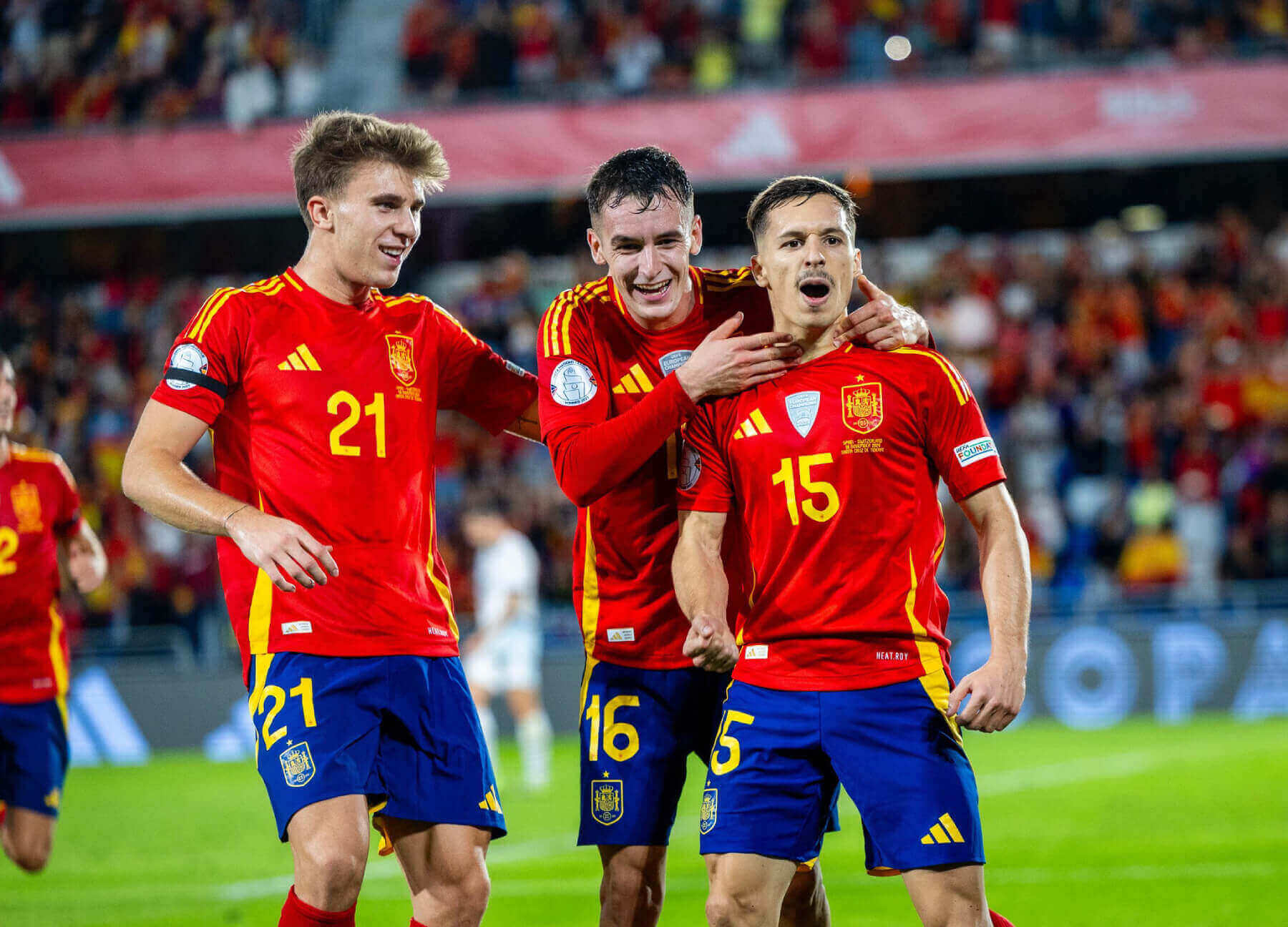 Selección española de fútbol: los jugadores celebran un gol