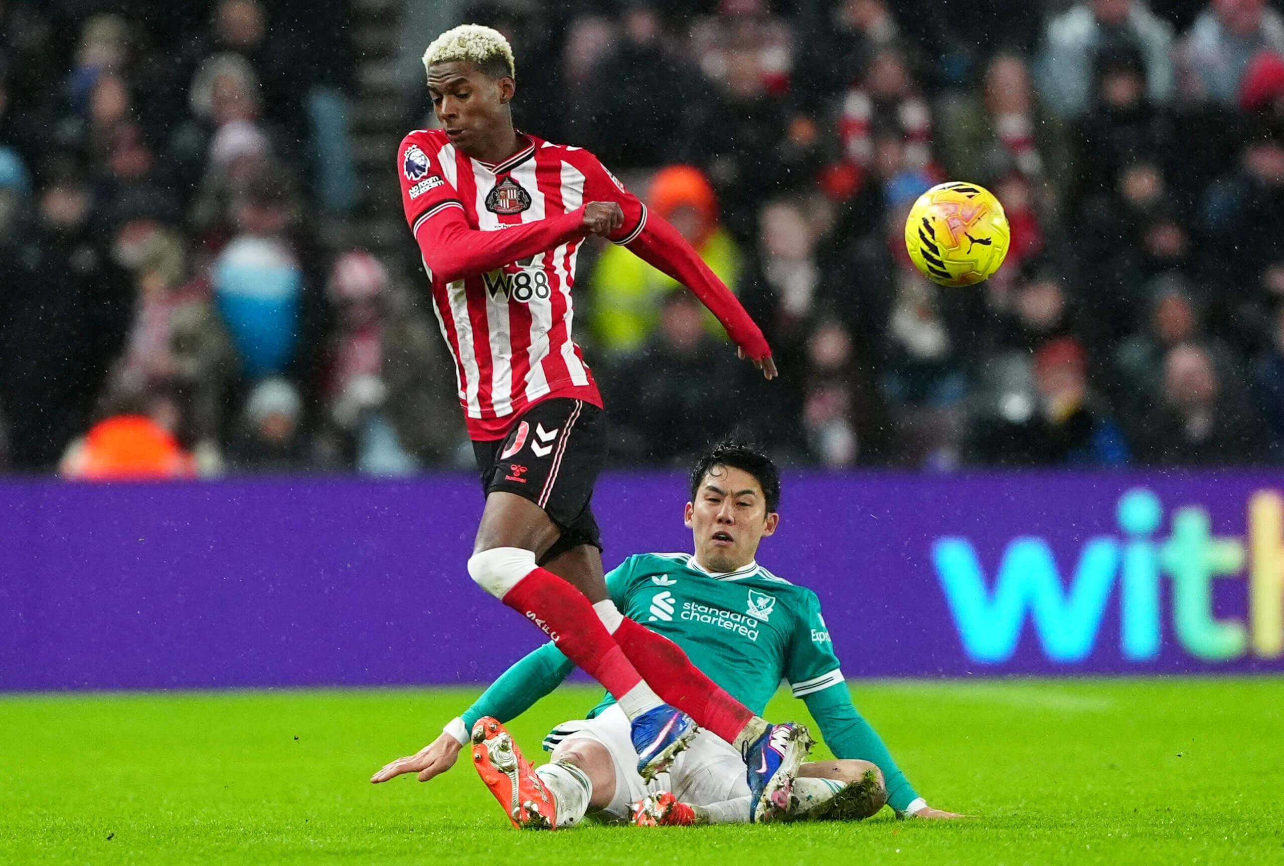 Нилсон Ангуло и Уатару Ендо