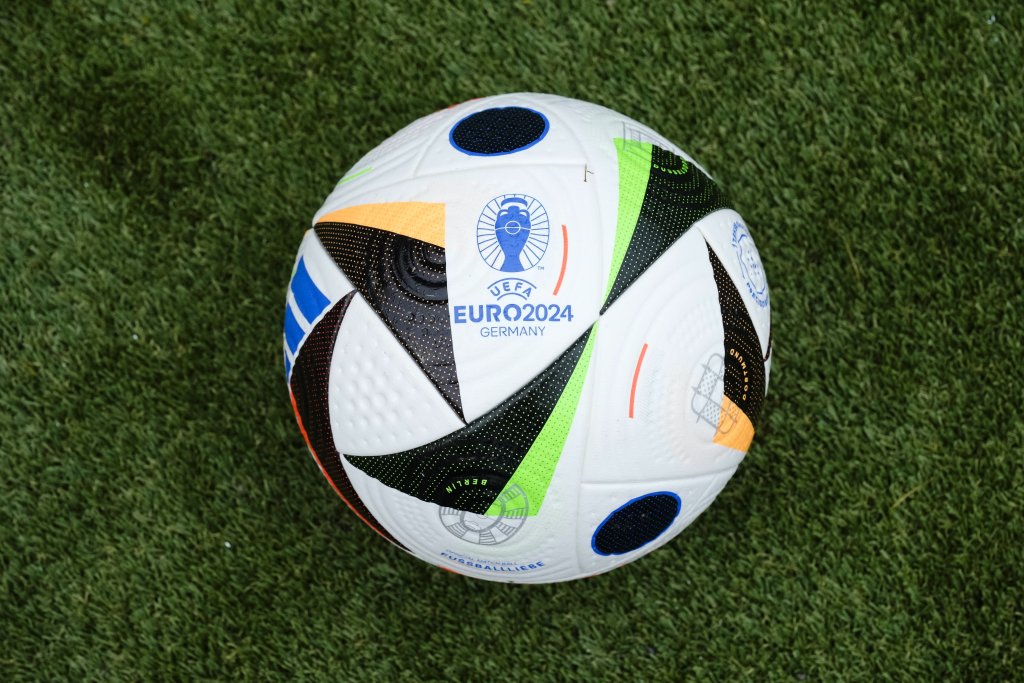 Топката от UEFA EURO 2024