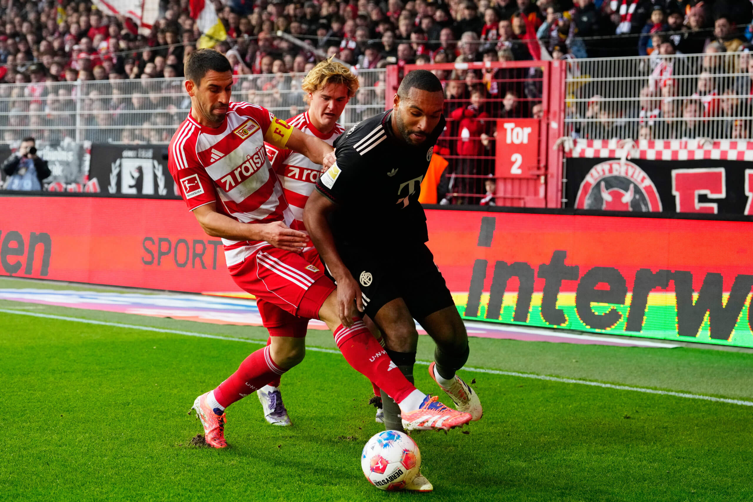 Рани Кедира, Леополд Куерфелд и Йонатан Та